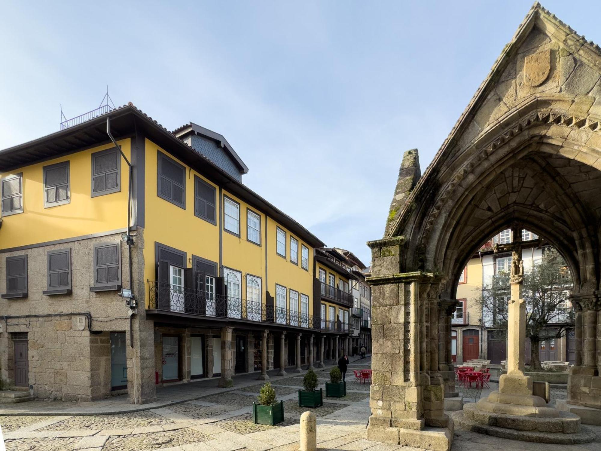 Aparthotel Largo Da Oliveira Guimarães Exterior foto