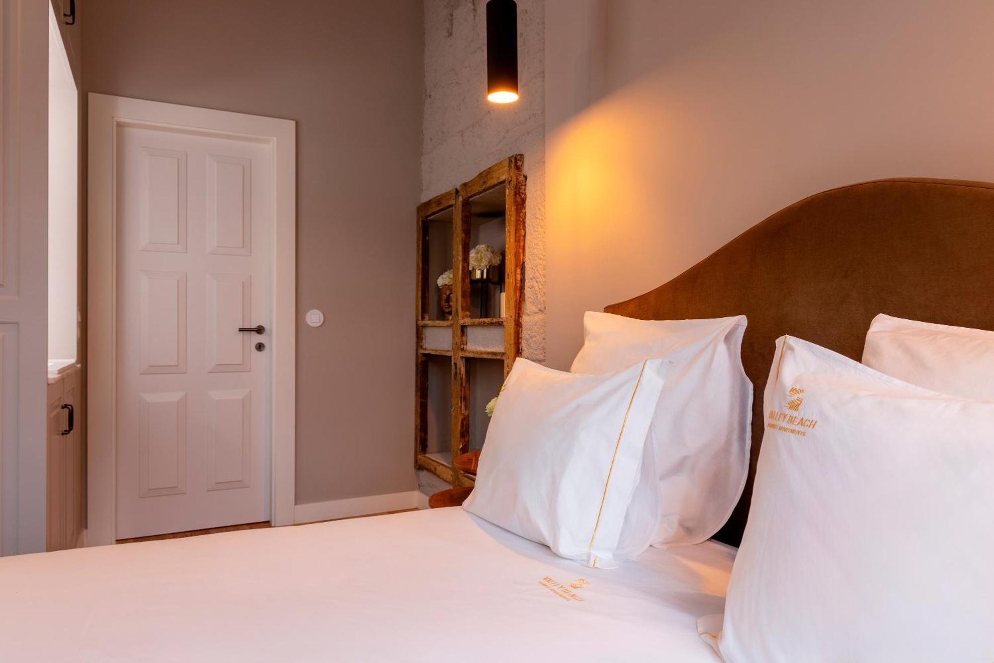Aparthotel Largo Da Oliveira Guimarães Habitación foto