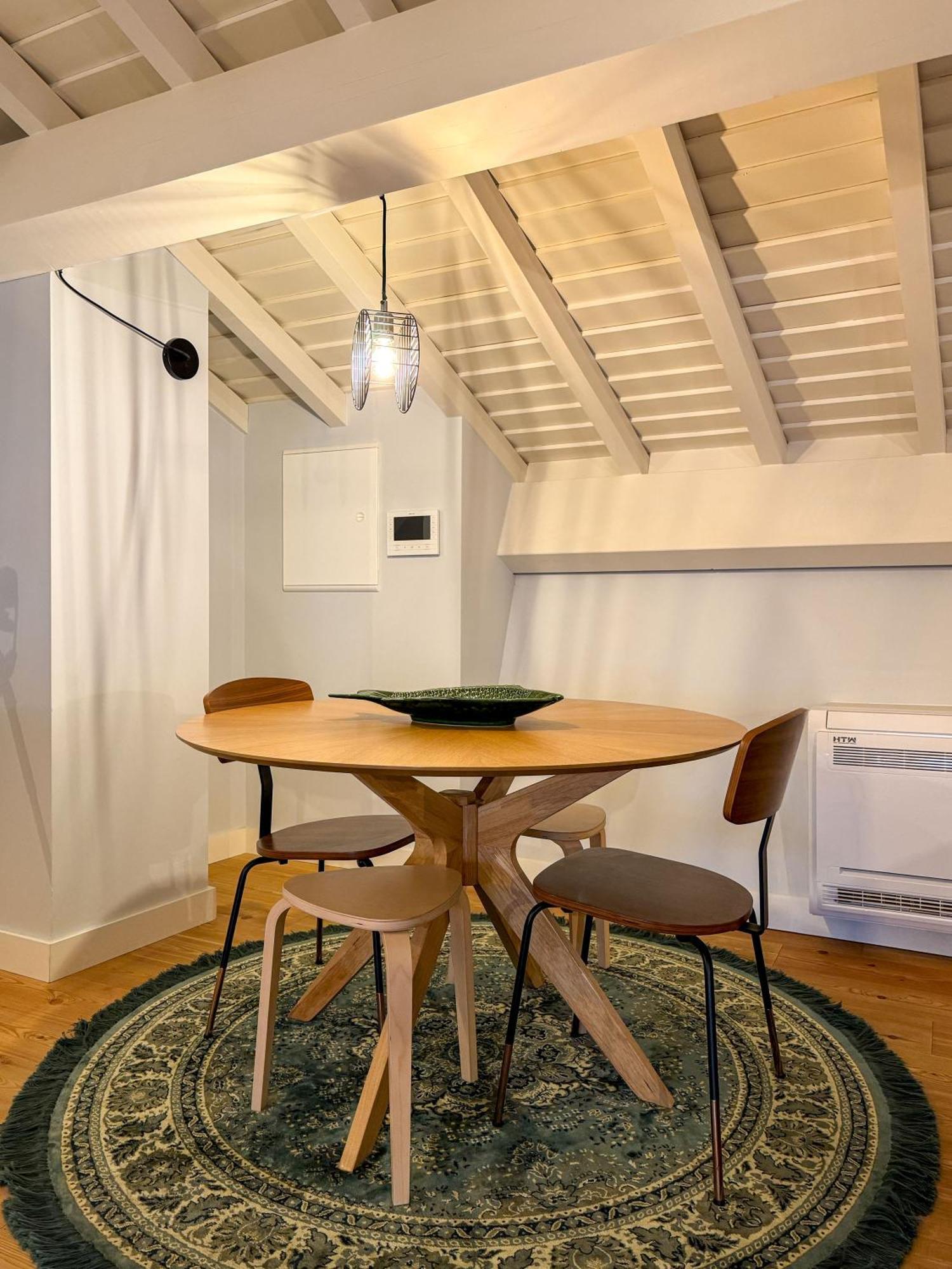 Aparthotel Largo Da Oliveira Guimarães Habitación foto